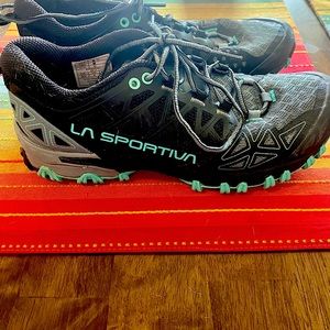 Womens- La Sportiva Bushido II